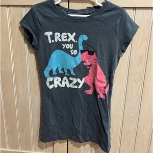 Mudd girl’s gray tee with dinosaur graphic design